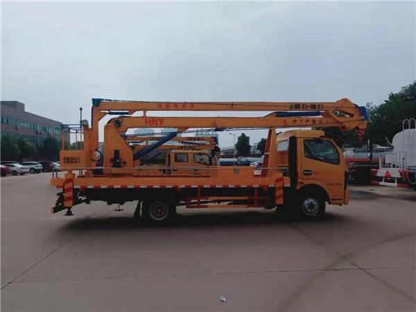 國六東風(fēng)18米高空作業(yè)車